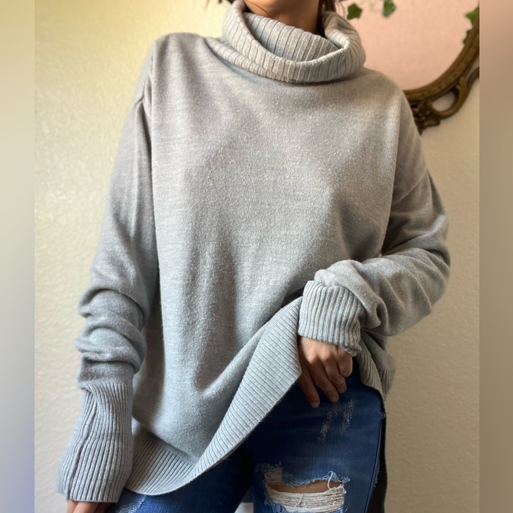 Covington Turtle Neck Gray Sweater Sz L
